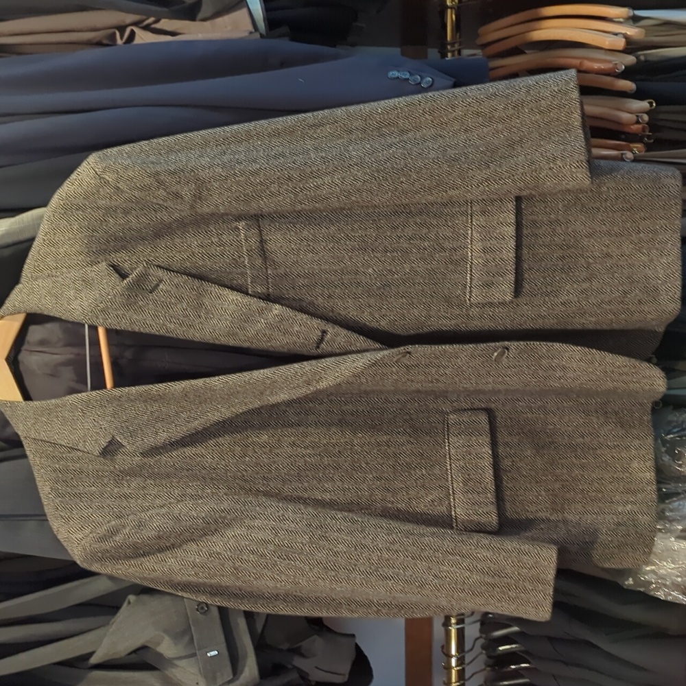 Beautiful wool herringbone single breasted sports coat XXL tall 42 EUC  Caravan
